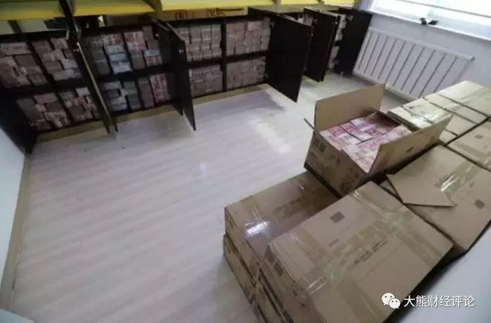 比特币暴涨暴跌引众人投身，炒币与传销，财富自由路咋选？