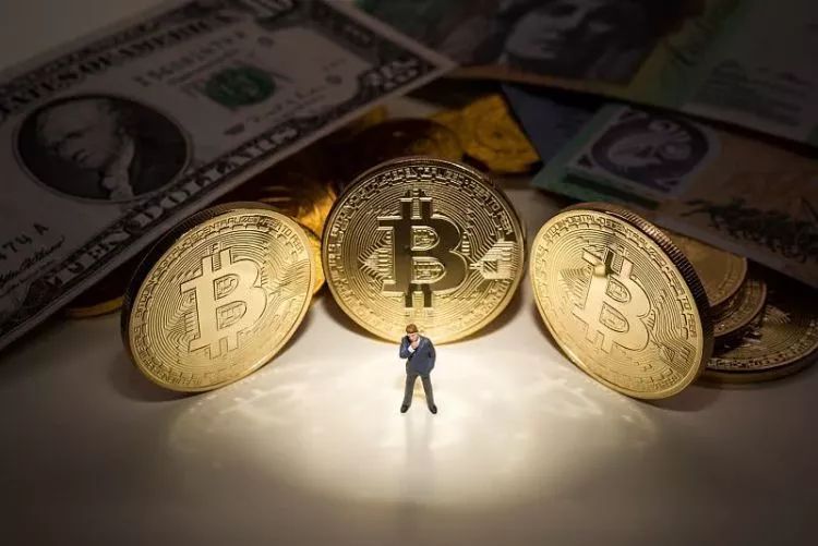 比特币暴跌引发市场关注，跌破关键价位创13个月新低