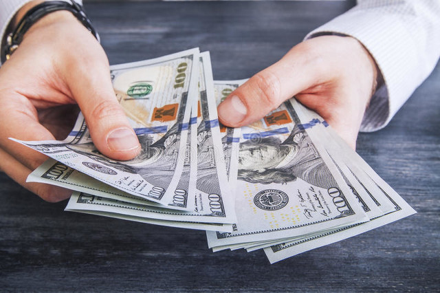 假设日赚500万不卖虚拟货币提现，银行会怎样？有何风险？