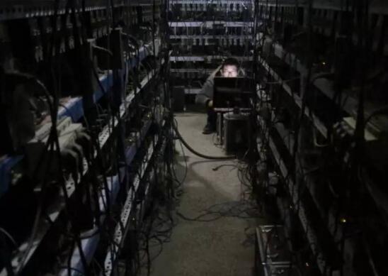 8年涨200万倍！比特币再创历史新高，价格为何疯涨？